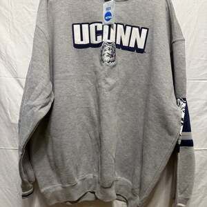 Vintage Uconn Huskies Sweater / Vintage NCAA UCONN Sweatshirt